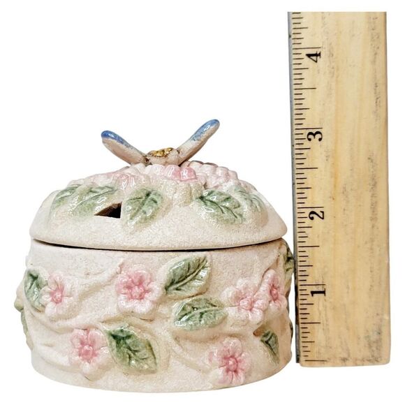 Vintage Potpourri Trinket Box Lidded Jewelry Box With Dragon Fly Floral - Picture 11 of 12
